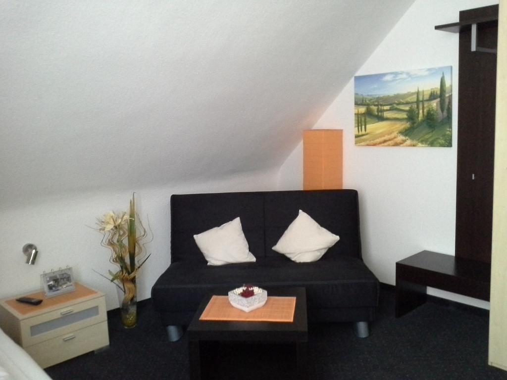 Haus Mariandl Hotel Dusseldorf Room photo